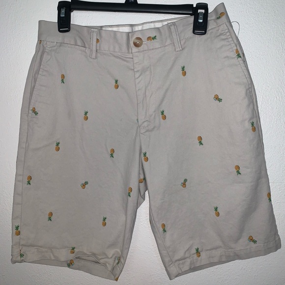NWOT Khaki Shorts w/Pineapples - Picture 1 of 4